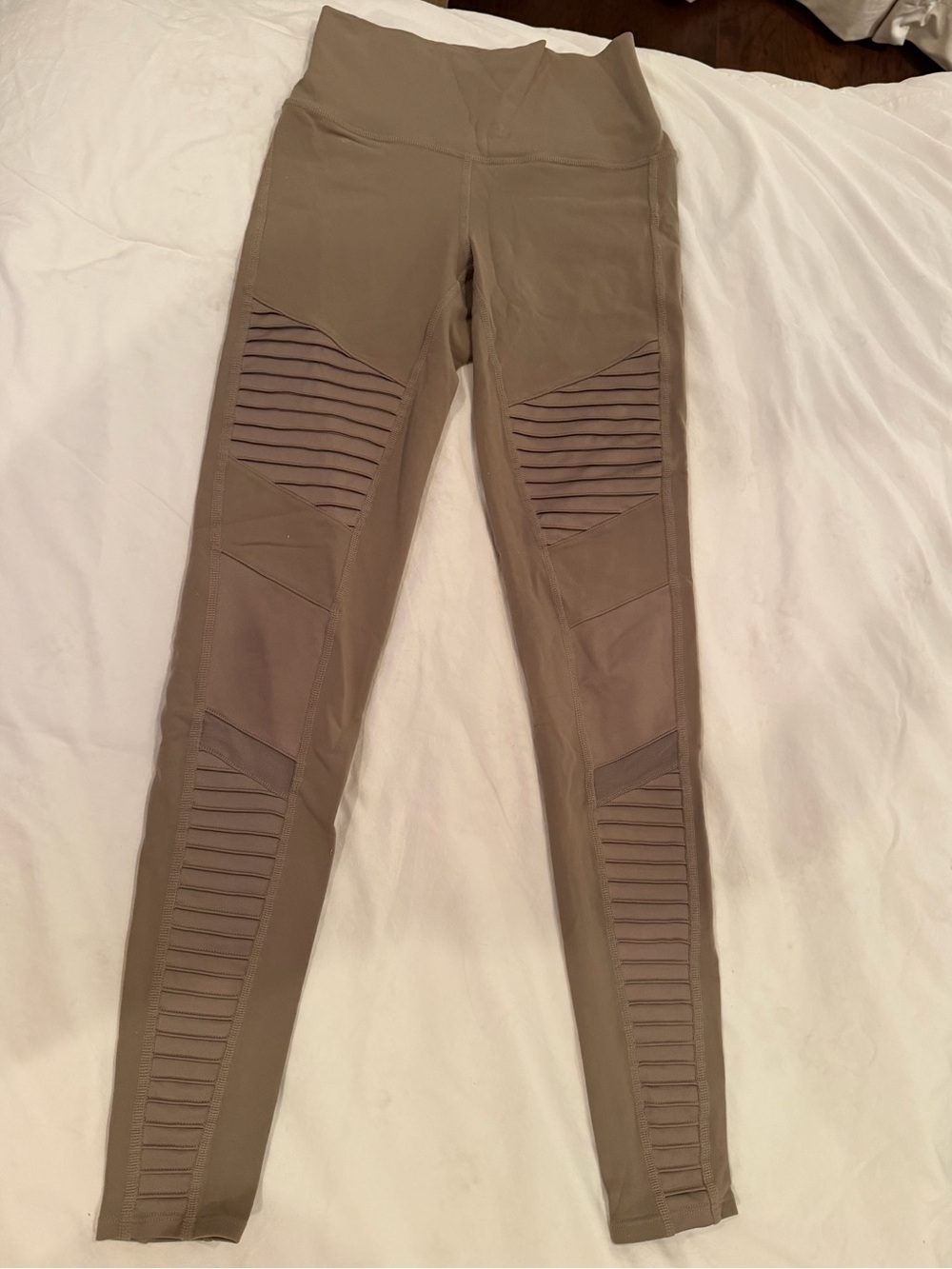 Alo Tan Leggings